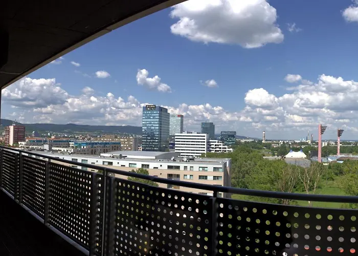 Apartmán New 1 Bdr, W/private Parking