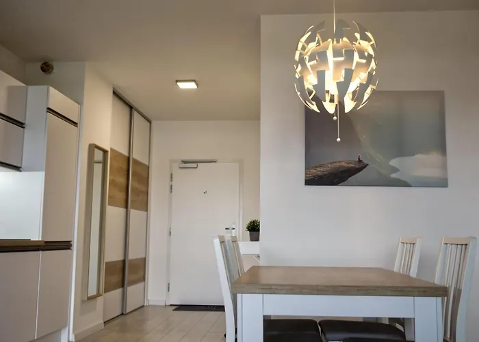 New 1 Bdr, W/private Parking Apartmán